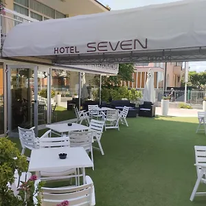 Otel Seven ***