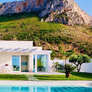 Golden 2 Con Piscine Indipendenti E Separate , Terrasini Italy